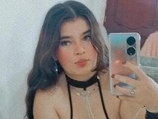 hot camslut EmilyEvanzz