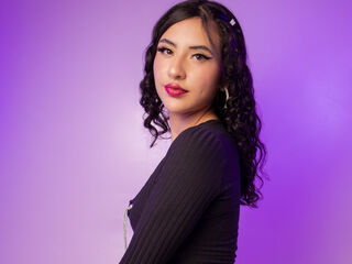 free live chart room EmilySnowe