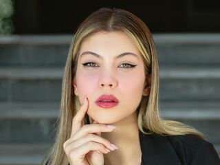 hot cam girl masturbating with vibrator EmmaBright