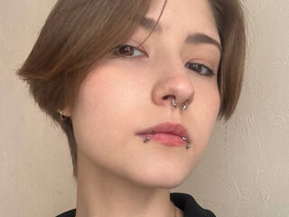 real live cam EssieAcheampong