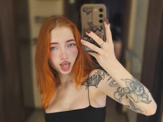 camgirl masturbating with dildo EvaOrange