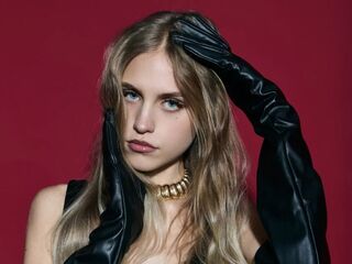 cam girl masturbating with vibrator EveTottingham