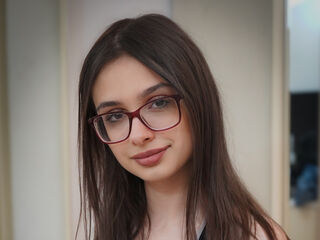 cam girl playing with vibrator EvelineEloise