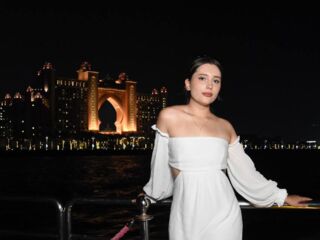 beautiful camgirl FlowersLoveres