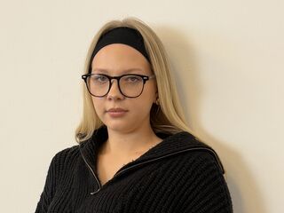 hot girl live cam FrancesVirunes