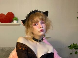 cam girl masturbating with vibrator FuriKreks
