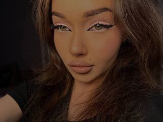 camgirl showing tits GhislainePerot
