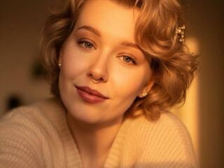 camgirl playing with dildo IngritEgos