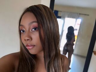 naked girl with webcam fingering IsaBonita