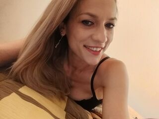 nude camgirl photo IsaaBella