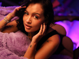 adultcam picture IsabellaMontier