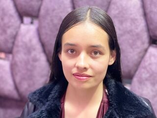 free webcam chat IssaMontenegro