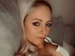 naked cam girl masturbating with vibrator JasminaDeluxe