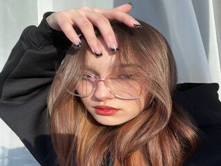 nude gamgirl JeannaTalahytewa