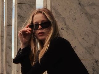 free online chat JenaeWaneka