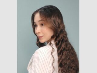 naughty camgirl fingering shaved pussy JuliaPepe