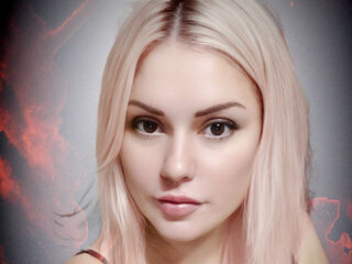 camslut showing pussy KarinaEvani