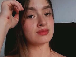 camslut fingering wet pussy KendalCortes