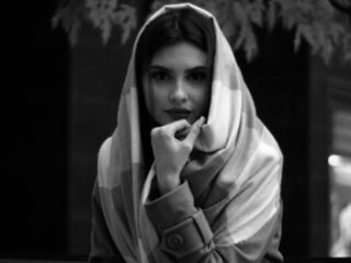 camgirl masturbating with sex toy KylaSieradski