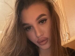 naked webcam girl fingering KyraVictorine