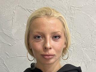 naked girl with webcam fingering pussy LanaReals