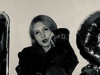 camwhore fingering pussy LatishaWolfenden