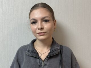 free video chat room LauraTang