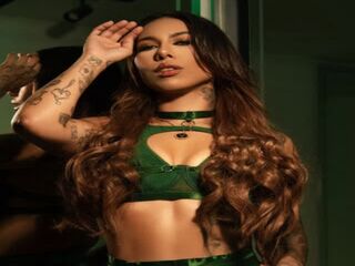 hot webcam slut LilyHarpers