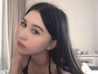 cam girl chatroom LindaHowell