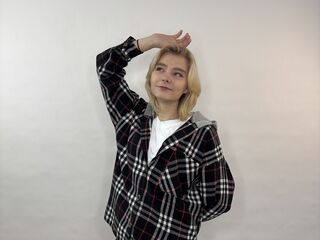 webcamgirl chatroom LorieYancy