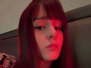 camgirl playing with sex toy MaeveLith