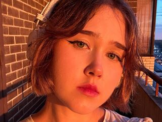camwhore nude MarilynSwinerton