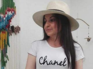 masturbating webcamgirl MarthaFran