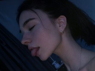 naked camgirl masturbating MelbaStraub