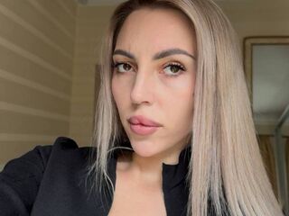 naked cam MelisaDee