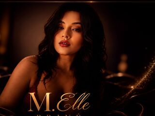 camwhore fingering pussy MellePrive