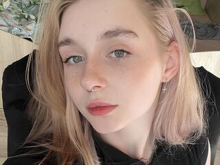 camwhore shaved pussy MiaMerek