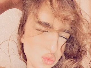 camgirl photo MyraRidler
