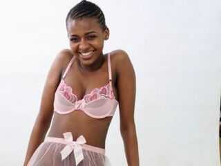 free liveshow NaomiBrookes