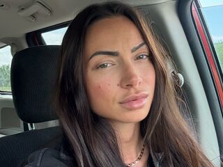 topless girl OliviaaBrownn