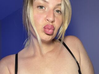 camgirl video chat PeachyyBunnyy
