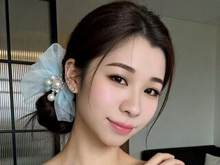 strip show QinWeiwei