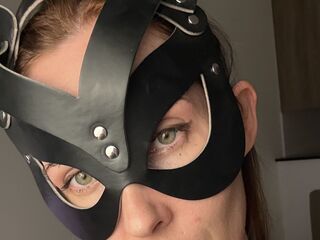 camgirl playing with sextoy QtKaty