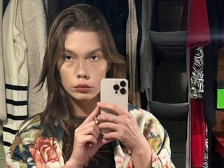 shower webcam RubyRedkis