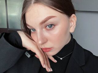 fingering girl SabrinaMoun