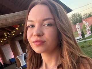 girl fingering bald pussy SadeBergum