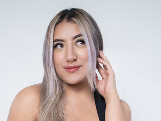 naughty camgirl fingering shaved pussy SamanthaSain