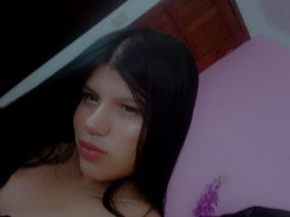 camgirl playing with dildo SamaraFuentes