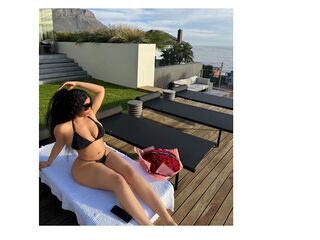 camgirl webcam photo SarraJames