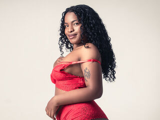 naughty cam girl fingering shaved pussy SashaFerrer